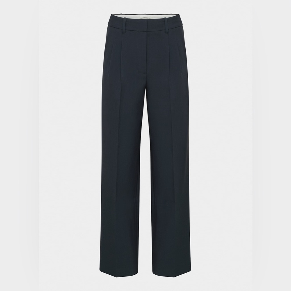Aritzia Effortless Pant in Ressential, Dark Night Navy